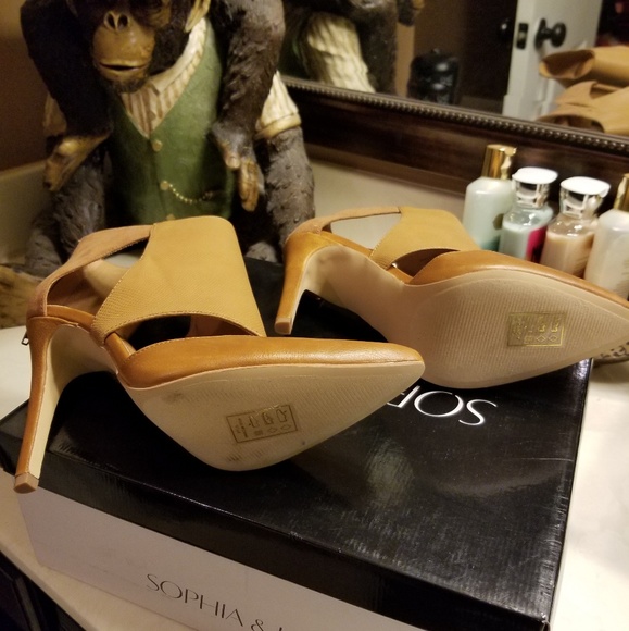 Heels - Picture 4 of 4